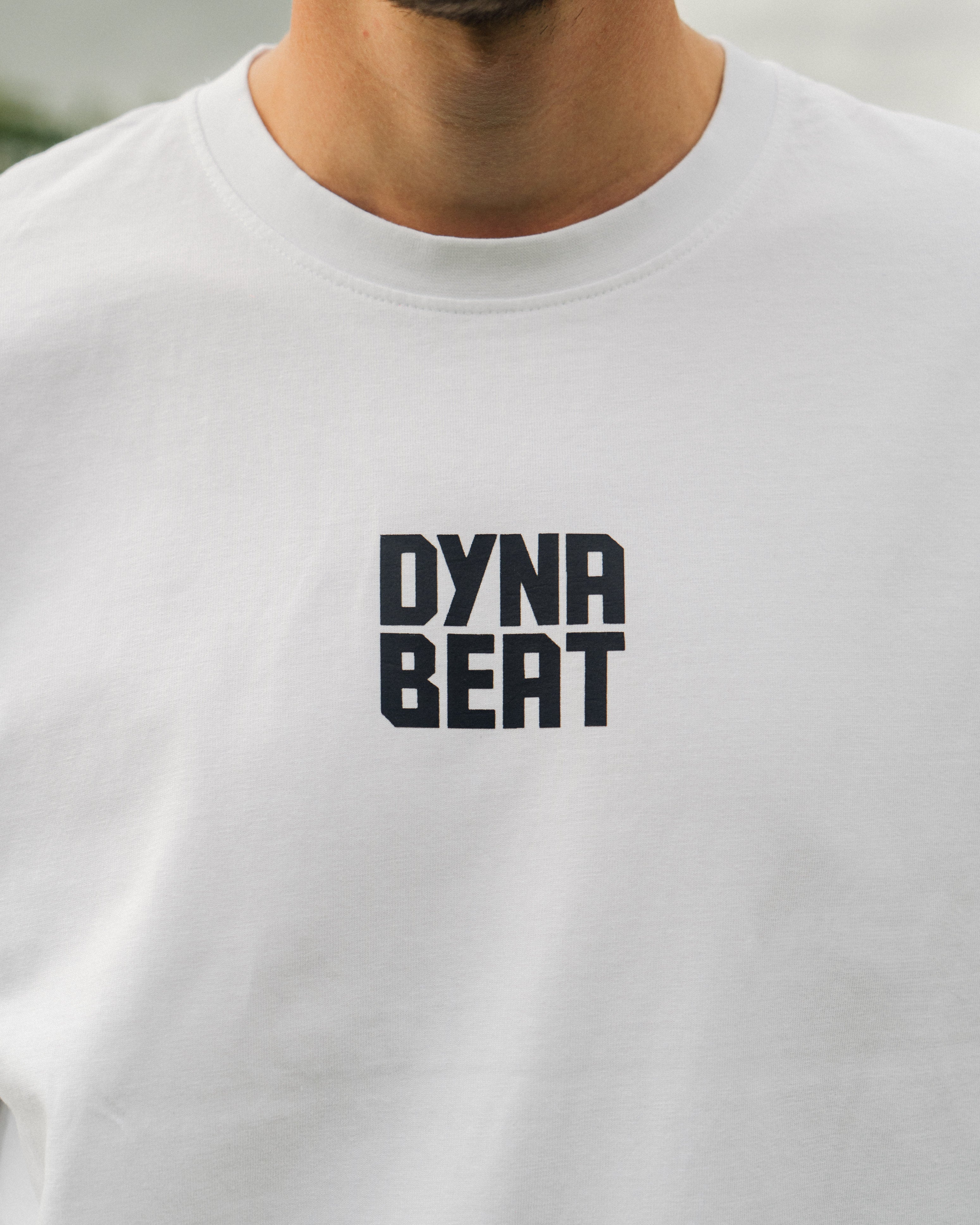Rückseite des DYNABEAT T-Shirts mit Festival-Line-up 2026