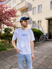 "making friends in your 20s" T-Shirt